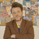 Matías Aguayo estrena «El Internet», un manifiesto desde la pista de baile hacia la libertad colectiva.